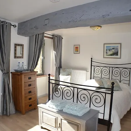 Les Deux Sources Bed & Breakfast Serrières